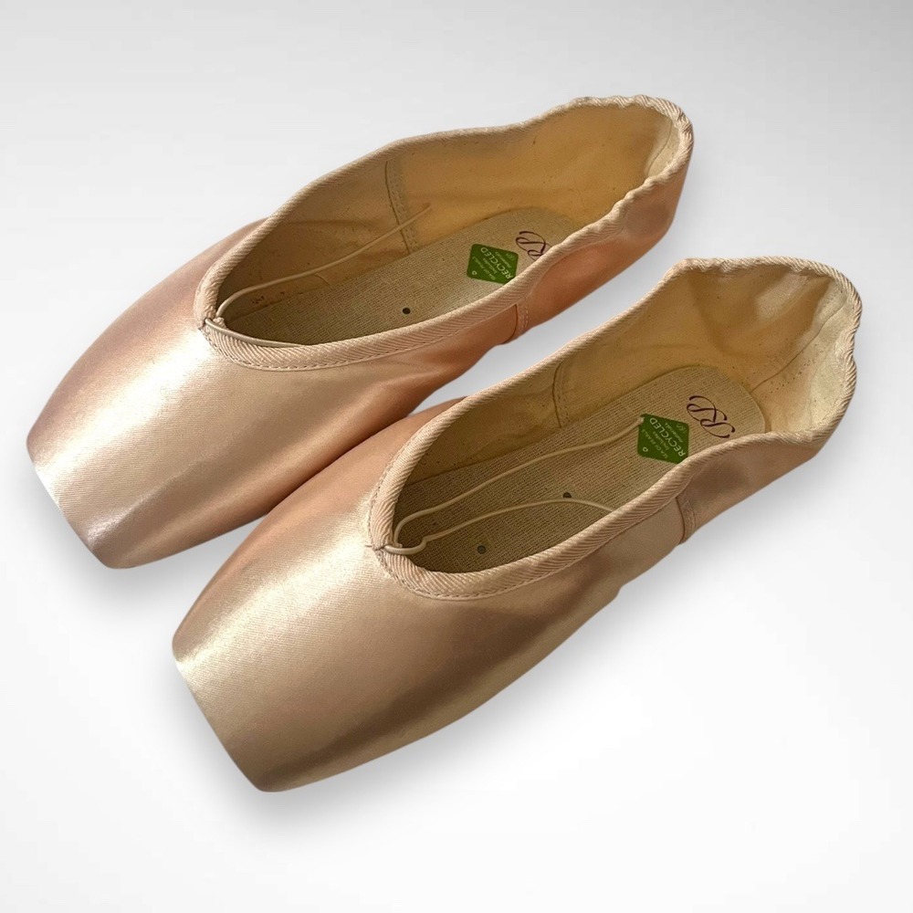 RUSSIAN POINTE Flexible Standard Shank Pink Satin Mabe Pointe Shoes Size 9‎ (41)